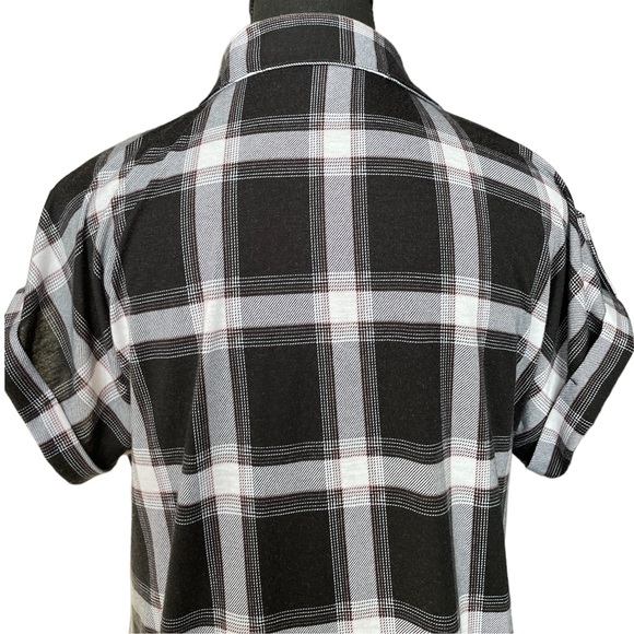 Plaid Capped Sleeve Three Quarter Zipped Top-Black/White - Picture 4 of 4